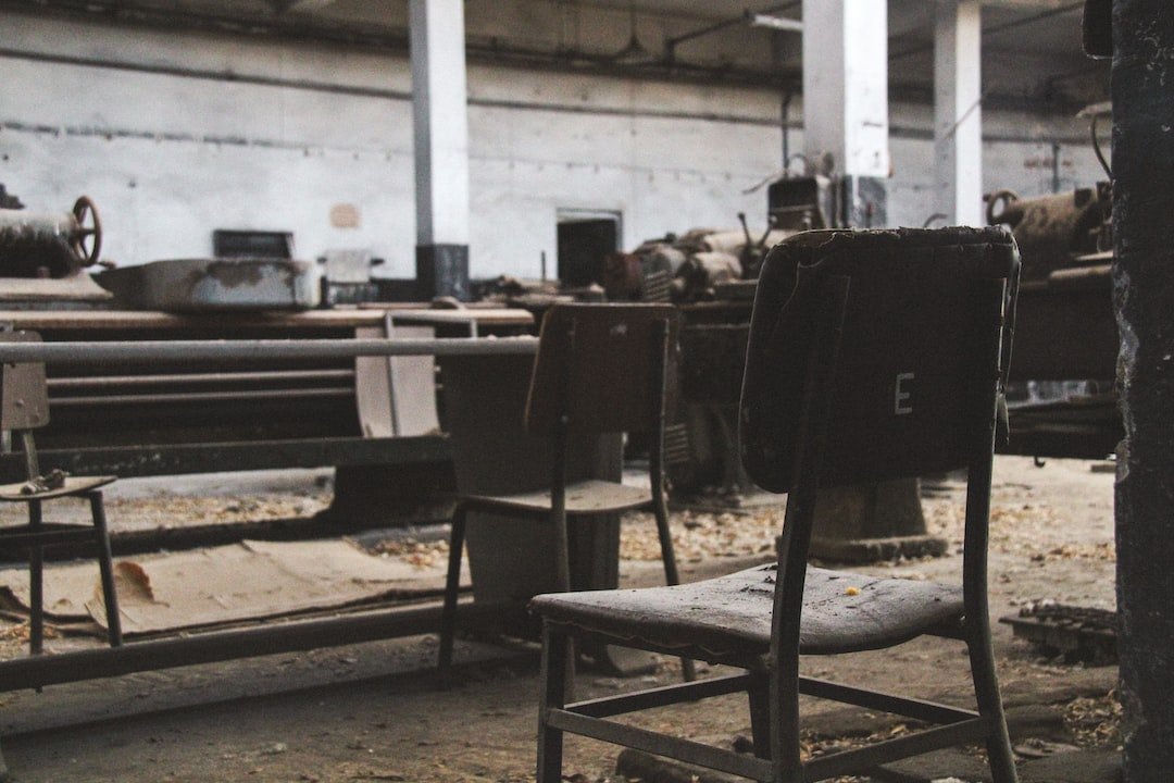 Overcoming the Challenges of Transitioning to eDHR in Manufacturing